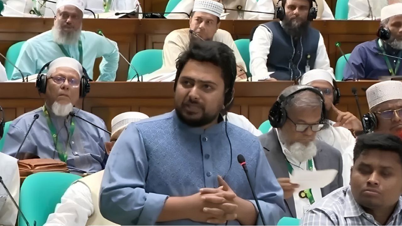 এই সংসদের মূল্য দুই আনাও নেই, ৫ বছর টিকবে কি না সন্দেহ: নাহিদ ইসলাম