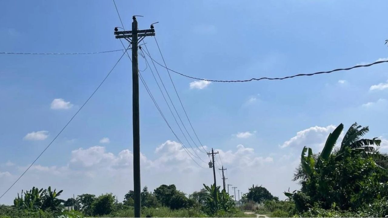 বিগত আট মাস ধরে বিদ্যুৎ নেই, দিশেহারা দেড় হাজার পরিবার