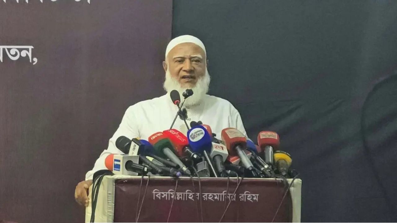 সংবিধানের নেশা থেকে বের হয়ে আসতে হবে বিএনপির: জামায়াত আমির