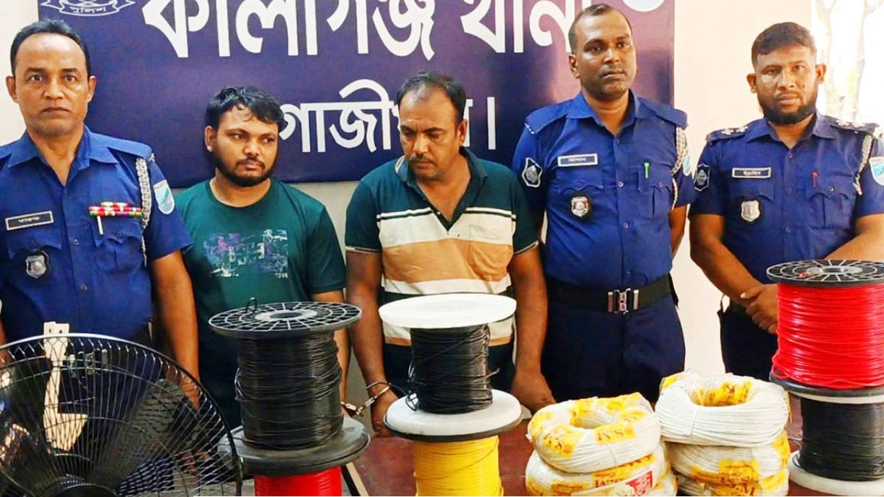 গাজীপুরে ডাকাতির মালামাল উদ্ধারসহ গ্রেফতার ২